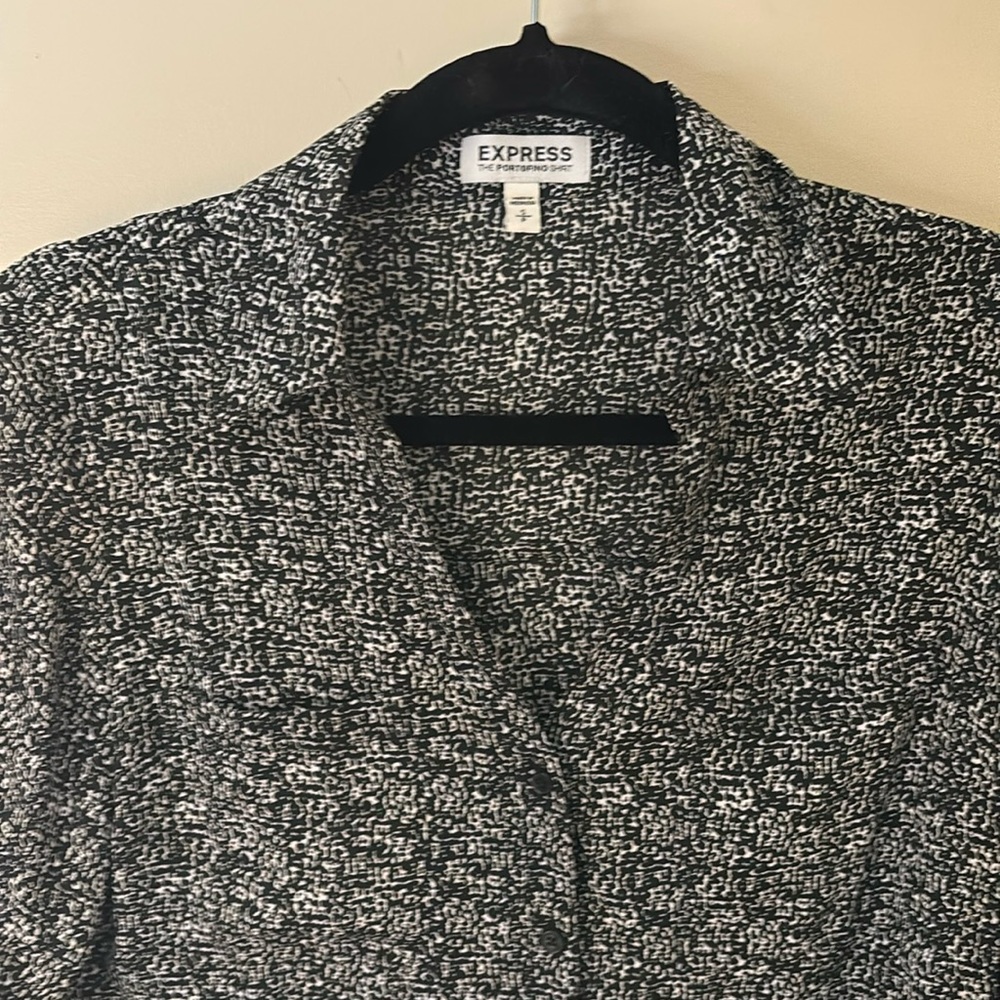 Express black and white button up. Adjustable sleeves. Size small
